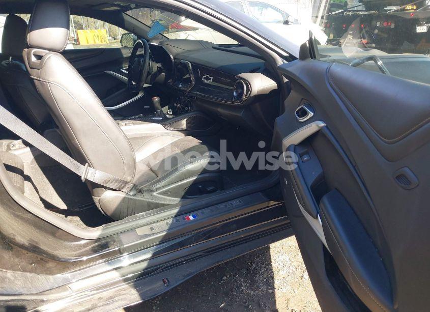 Photo 5 of 2018 Chevrolet Camaro 2SS (VIN 1G1FG1R77J0170121)