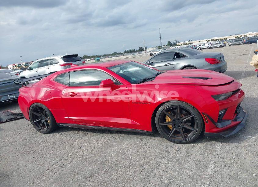 Photo 13 of 2016 Chevrolet Camaro 2SS (VIN 1G1FG1R79G0124329)