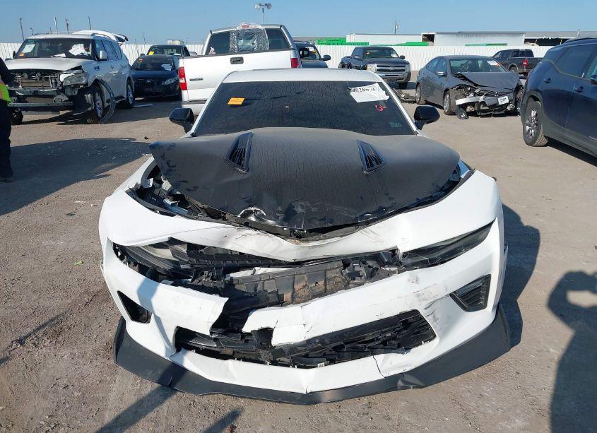 Photo 12 of 2017 Chevrolet Camaro 2SS (VIN 1G1FG1R7XH0142842)