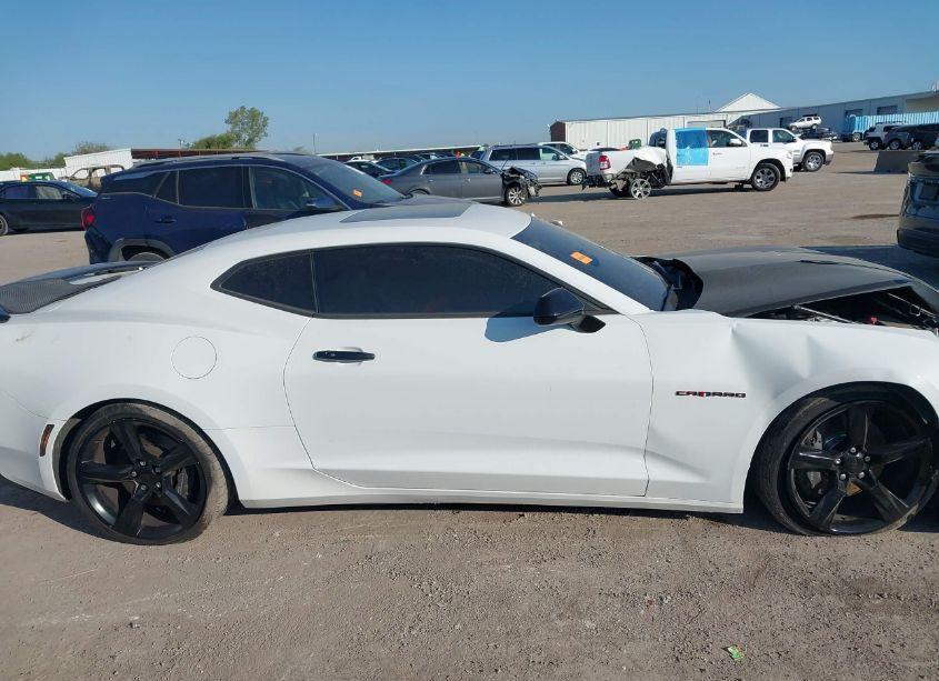 Photo 13 of 2017 Chevrolet Camaro 2SS (VIN 1G1FG1R7XH0142842)