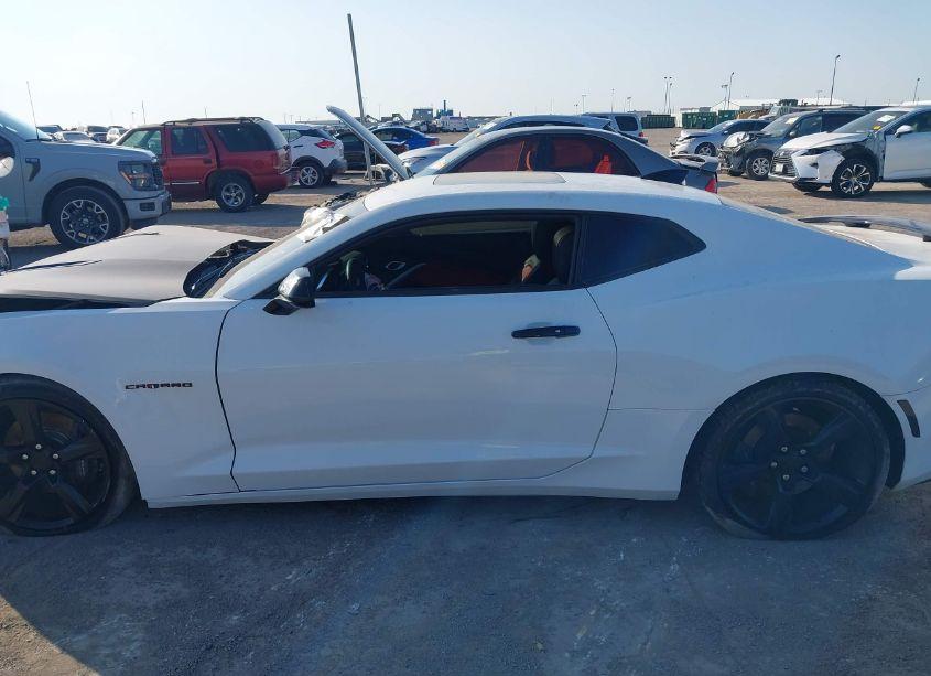 Photo 14 of 2017 Chevrolet Camaro 2SS (VIN 1G1FG1R7XH0142842)