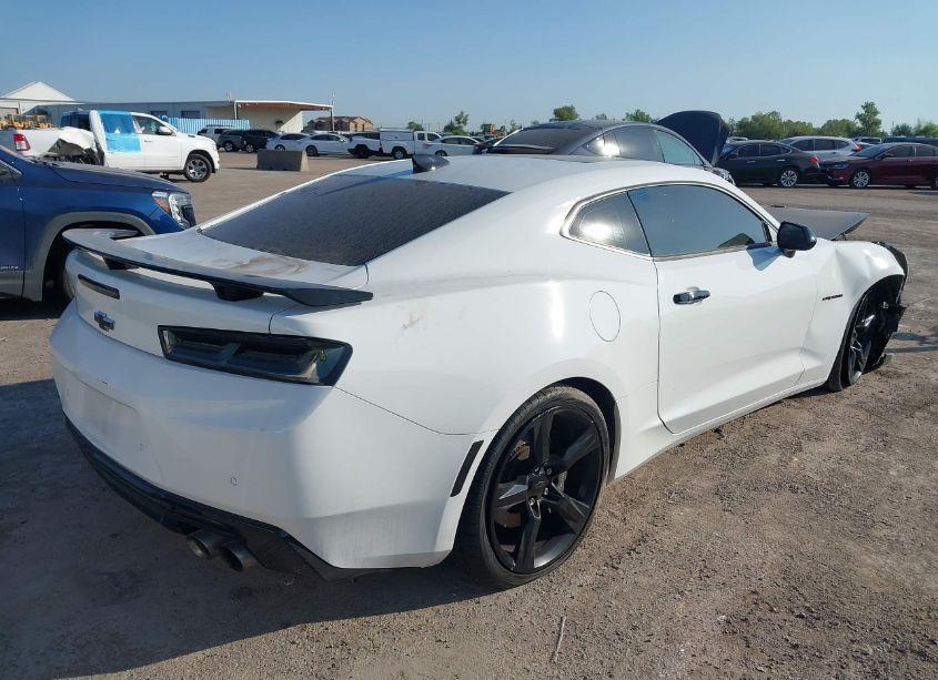 Photo 4 of 2017 Chevrolet Camaro 2SS (VIN 1G1FG1R7XH0142842)