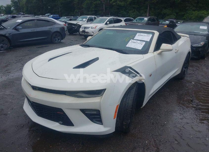 Photo 2 of 2018 Chevrolet Camaro 2SS (VIN 1G1FG3D78J0173774)
