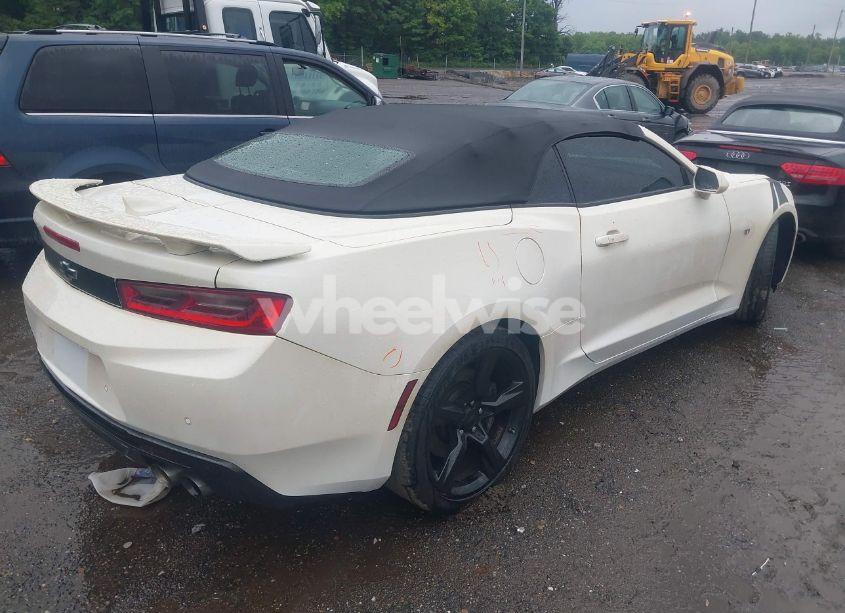 Photo 4 of 2018 Chevrolet Camaro 2SS (VIN 1G1FG3D78J0173774)