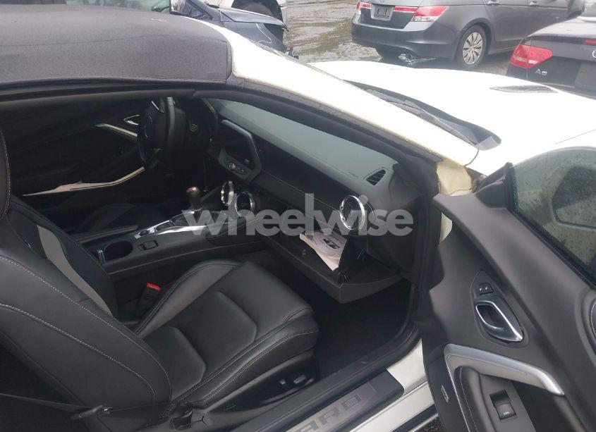 Photo 5 of 2018 Chevrolet Camaro 2SS (VIN 1G1FG3D78J0173774)