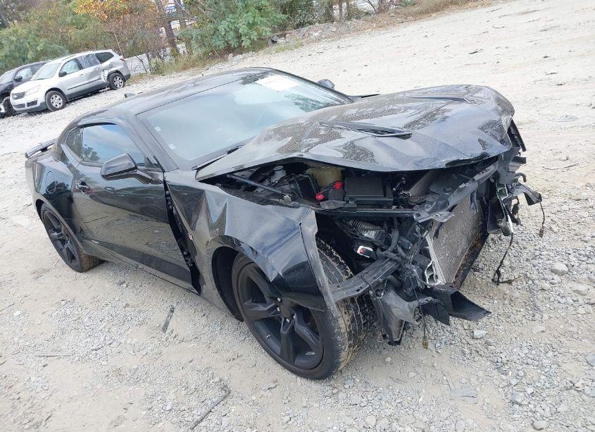 2016 Chevrolet Camaro 2SS (VIN 1G1FH1R70G0144028) main photo