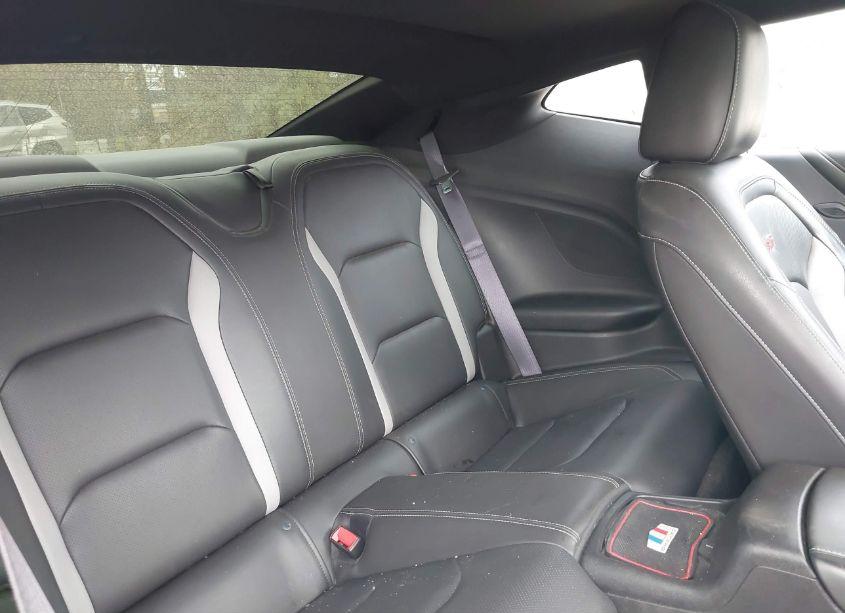 Photo 8 of 2016 Chevrolet Camaro 2SS (VIN 1G1FH1R70G0144028)