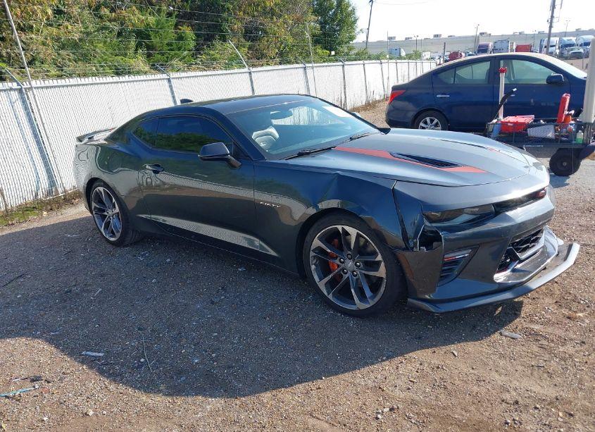 2017 Chevrolet Camaro 2SS (VIN 1G1FH1R70H0163373) main photo