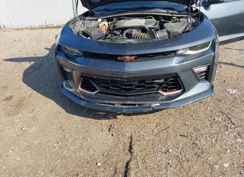 Photo 6 of 2017 Chevrolet Camaro 2SS (VIN 1G1FH1R70H0163373)