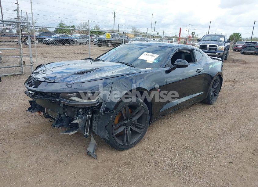 Photo 2 of 2018 Chevrolet Camaro 2SS (VIN 1G1FH1R70J0186772)