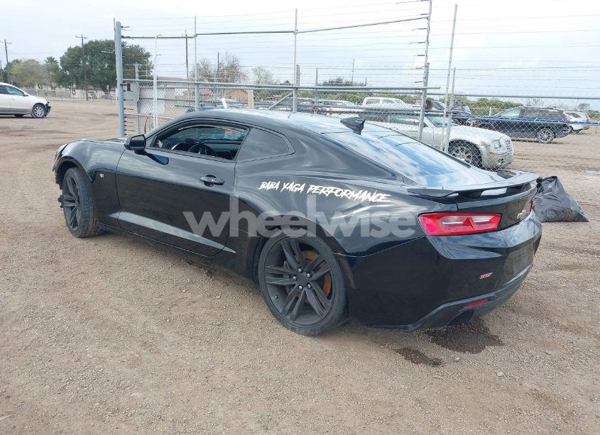 Photo 3 of 2018 Chevrolet Camaro 2SS (VIN 1G1FH1R70J0186772)