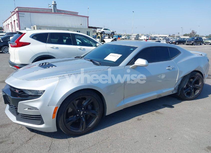 Photo 2 of 2019 Chevrolet Camaro 2SS (VIN 1G1FH1R70K0138027)