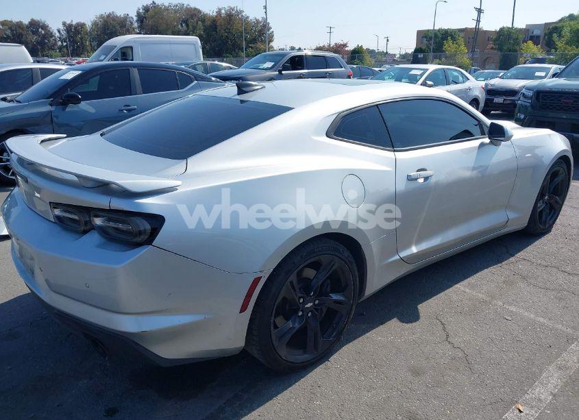 Photo 4 of 2019 Chevrolet Camaro 2SS (VIN 1G1FH1R70K0138027)