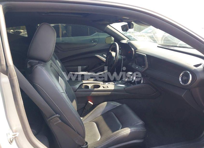 Photo 5 of 2019 Chevrolet Camaro 2SS (VIN 1G1FH1R70K0138027)