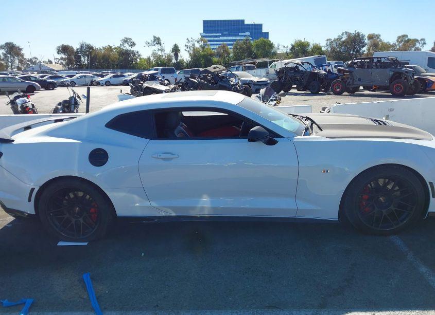 Photo 13 of 2019 Chevrolet Camaro 2SS (VIN 1G1FH1R70K0154664)