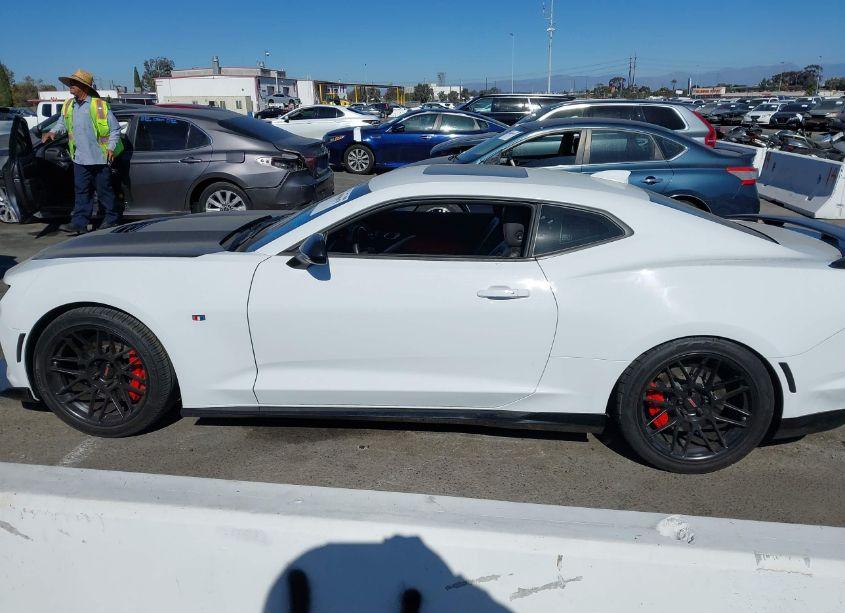 Photo 14 of 2019 Chevrolet Camaro 2SS (VIN 1G1FH1R70K0154664)