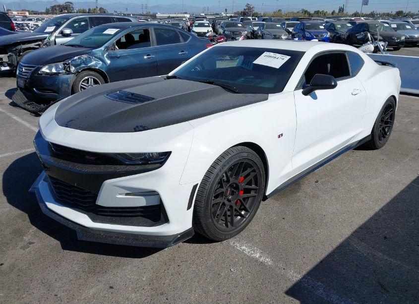 Photo 2 of 2019 Chevrolet Camaro 2SS (VIN 1G1FH1R70K0154664)