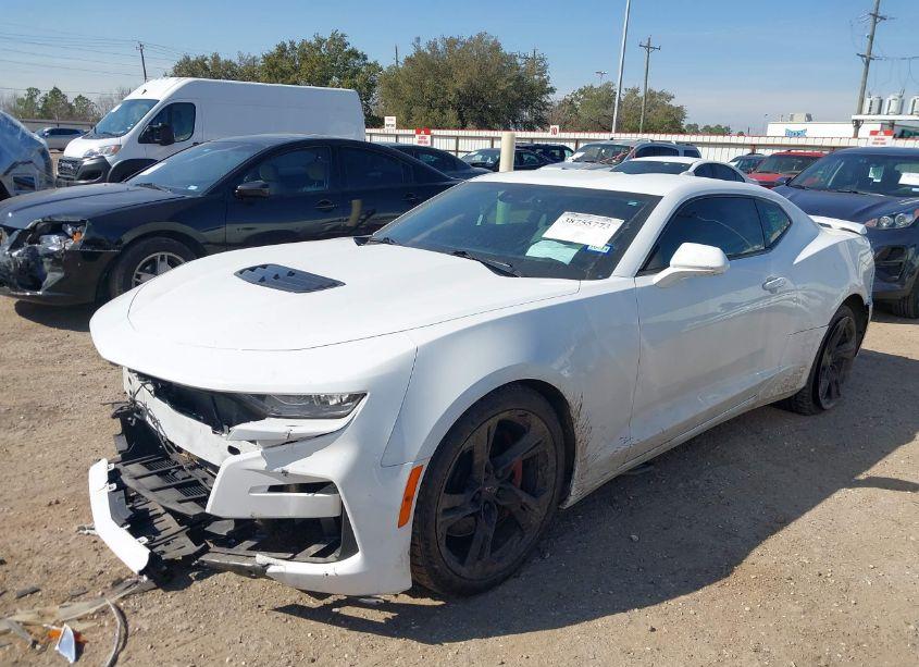 Photo 2 of 2021 Chevrolet Camaro RWD 2SS (VIN 1G1FH1R70M0107704)