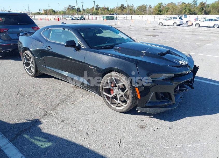 2017 Chevrolet Camaro 2SS (VIN 1G1FH1R71H0124355) main photo