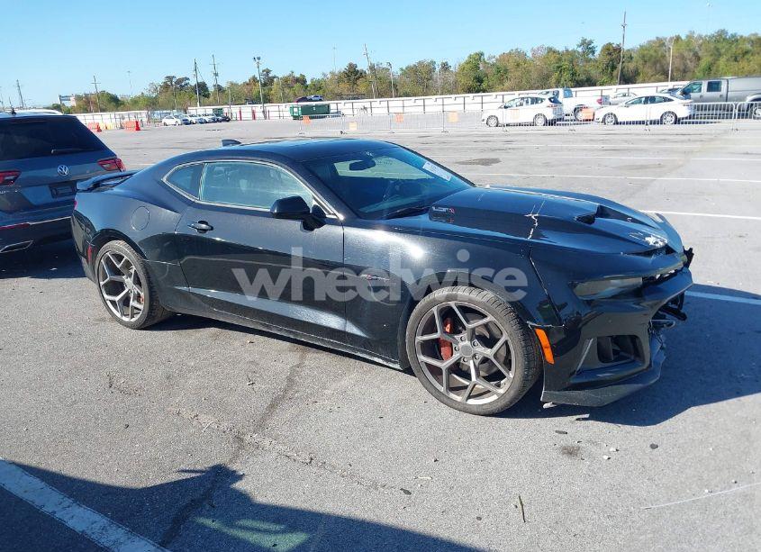 Photo 13 of 2017 Chevrolet Camaro 2SS (VIN 1G1FH1R71H0124355)