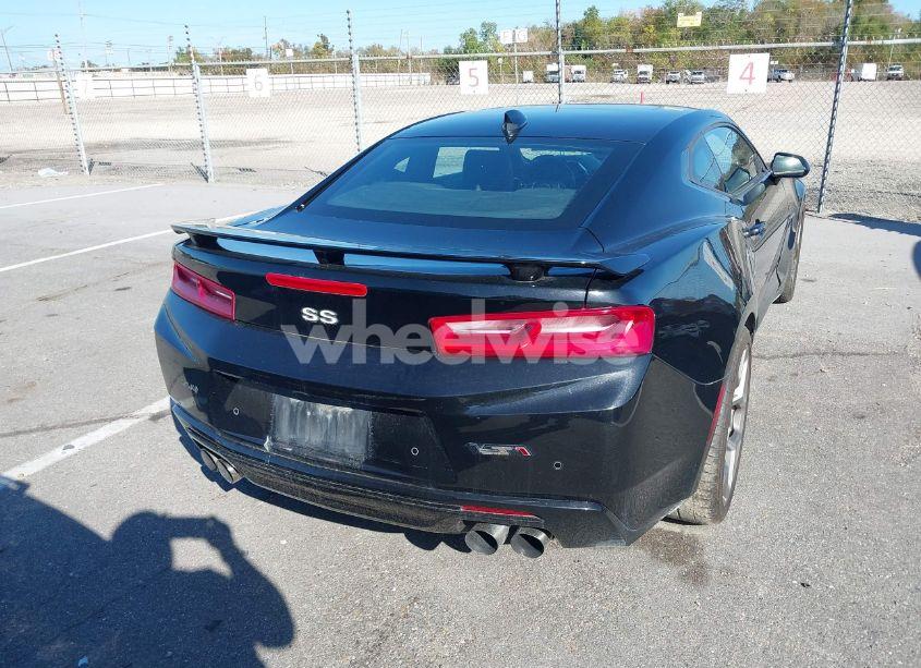 Photo 16 of 2017 Chevrolet Camaro 2SS (VIN 1G1FH1R71H0124355)