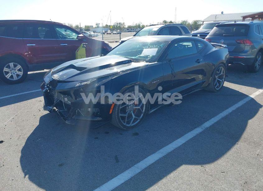 Photo 2 of 2017 Chevrolet Camaro 2SS (VIN 1G1FH1R71H0124355)