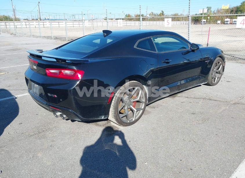 Photo 4 of 2017 Chevrolet Camaro 2SS (VIN 1G1FH1R71H0124355)