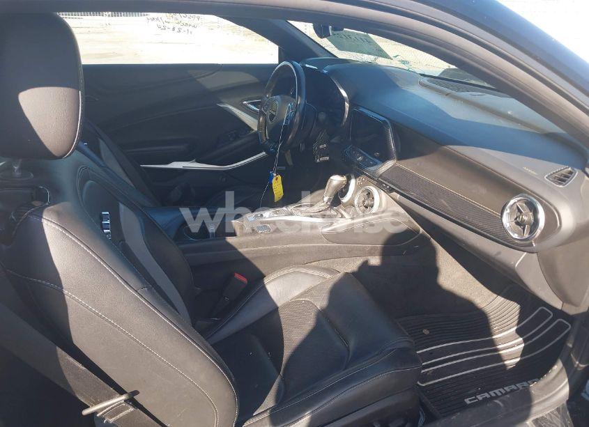 Photo 5 of 2017 Chevrolet Camaro 2SS (VIN 1G1FH1R71H0124355)