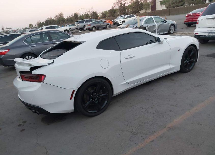 Photo 4 of 2018 Chevrolet Camaro 2SS (VIN 1G1FH1R71J0187087)