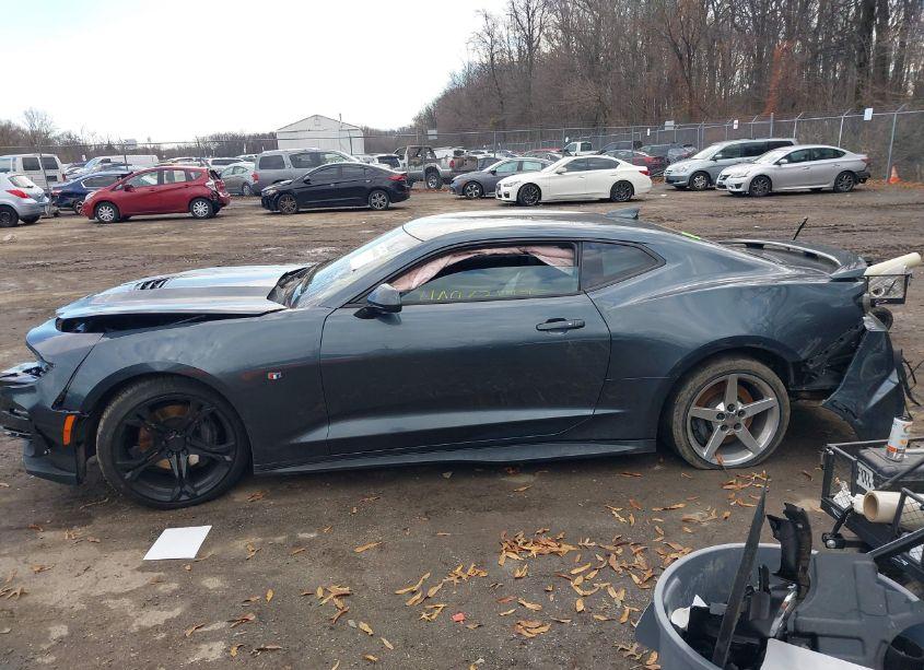 Photo 15 of 2019 Chevrolet Camaro 2SS (VIN 1G1FH1R71K0120314)