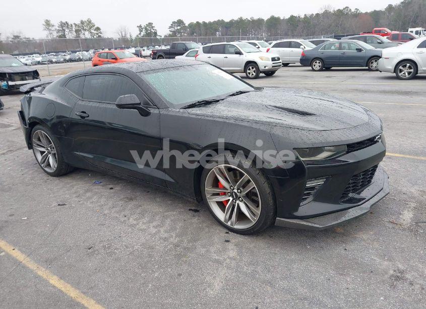 2016 Chevrolet Camaro 2SS (VIN 1G1FH1R72G0130888) main photo