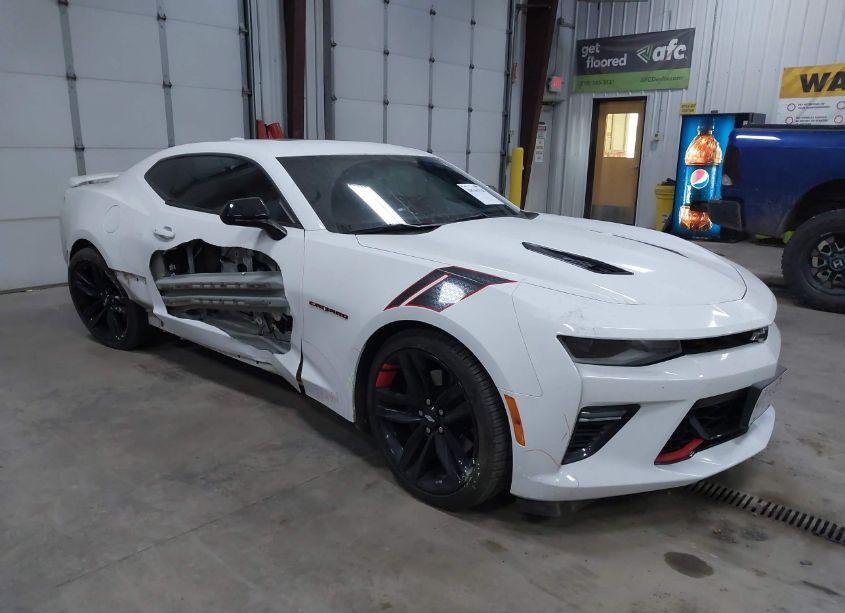 2018 Chevrolet Camaro 2SS (VIN 1G1FH1R72J0141087) main photo