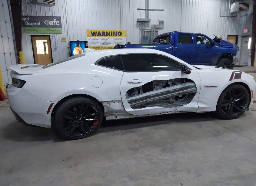 Photo 13 of 2018 Chevrolet Camaro 2SS (VIN 1G1FH1R72J0141087)