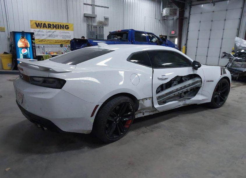 Photo 4 of 2018 Chevrolet Camaro 2SS (VIN 1G1FH1R72J0141087)