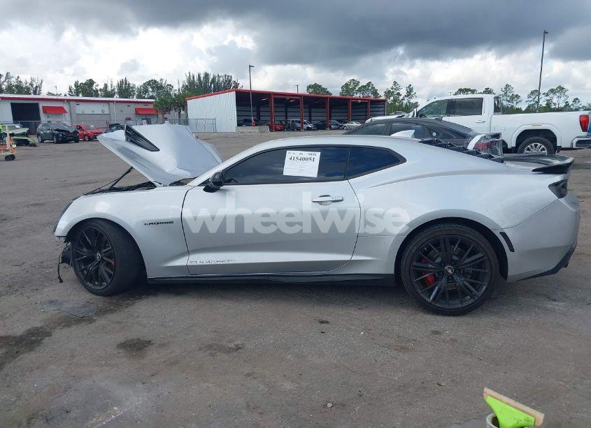 Photo 14 of 2018 Chevrolet Camaro 2SS (VIN 1G1FH1R72J0159136)