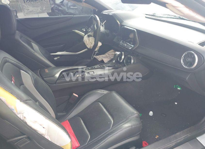 Photo 5 of 2018 Chevrolet Camaro 2SS (VIN 1G1FH1R72J0159136)