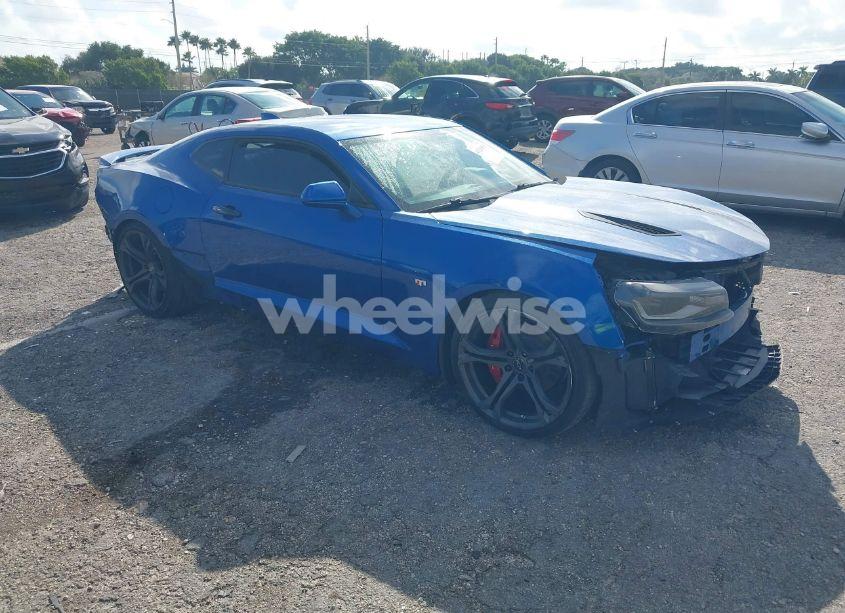 2016 Chevrolet Camaro 2SS (VIN 1G1FH1R73G0144900) main photo