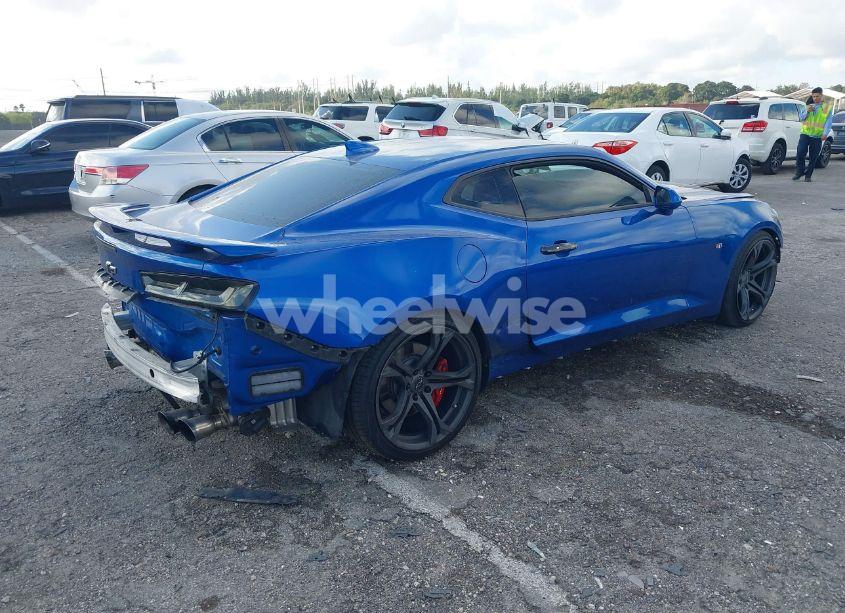 Photo 4 of 2016 Chevrolet Camaro 2SS (VIN 1G1FH1R73G0144900)