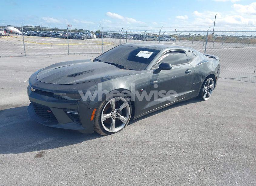Photo 2 of 2016 Chevrolet Camaro 2SS (VIN 1G1FH1R73G0154293)