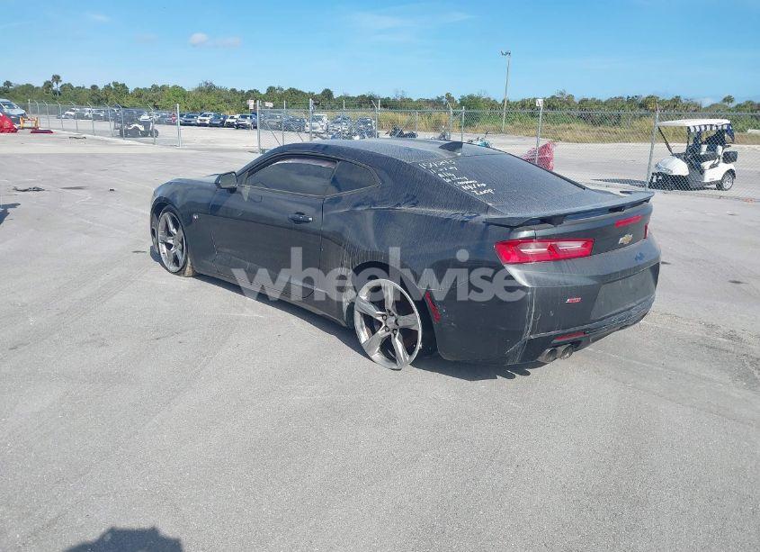 Photo 3 of 2016 Chevrolet Camaro 2SS (VIN 1G1FH1R73G0154293)