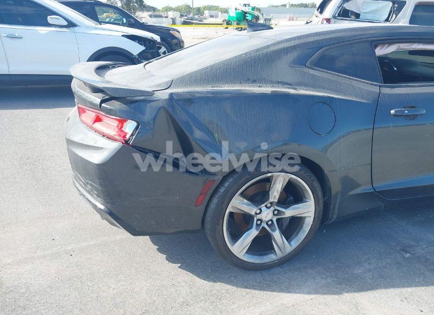 Photo 6 of 2016 Chevrolet Camaro 2SS (VIN 1G1FH1R73G0154293)