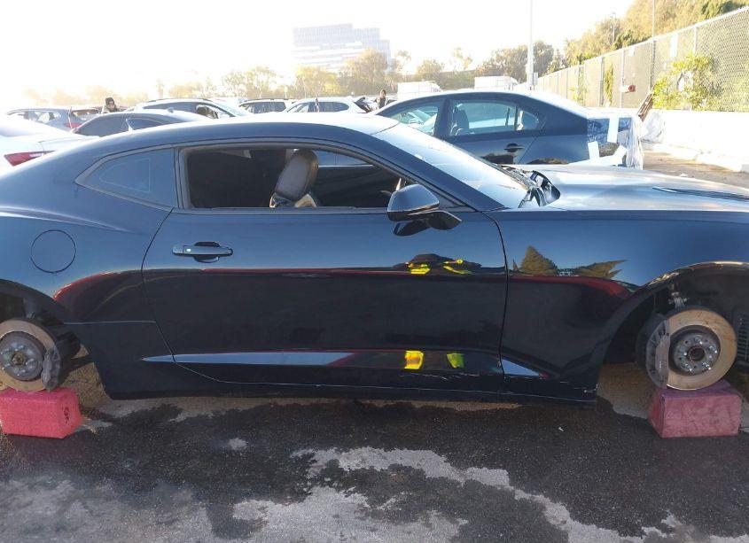 Photo 13 of 2016 Chevrolet Camaro 2SS (VIN 1G1FH1R73G0171045)