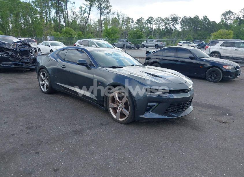 2017 Chevrolet Camaro 2SS (VIN 1G1FH1R73H0193015) main photo