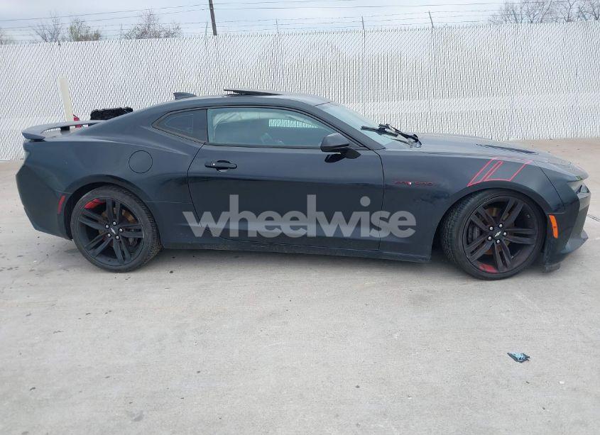 Photo 12 of 2018 Chevrolet Camaro 2SS (VIN 1G1FH1R73J0106896)