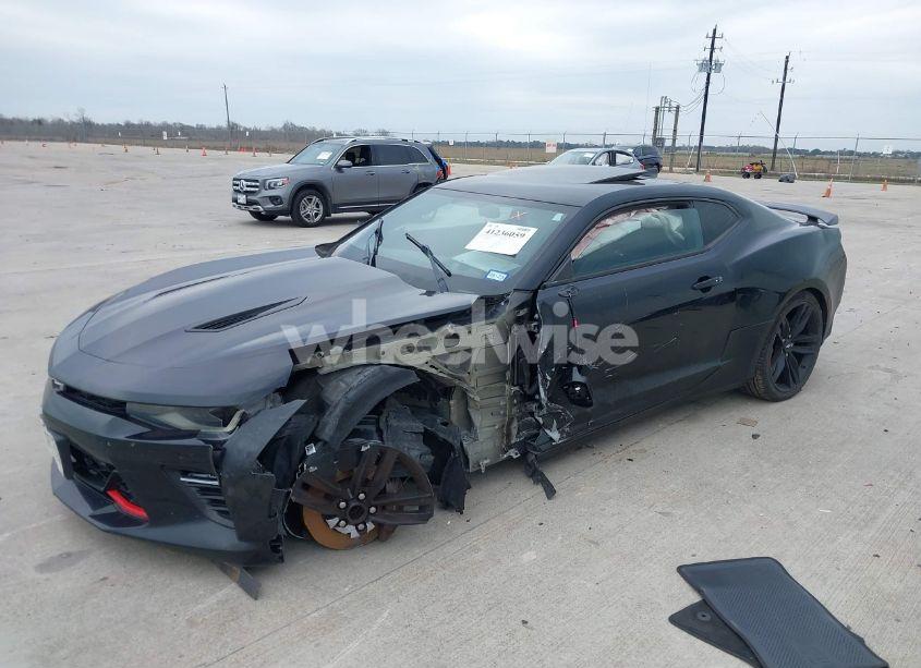 Photo 2 of 2018 Chevrolet Camaro 2SS (VIN 1G1FH1R73J0106896)