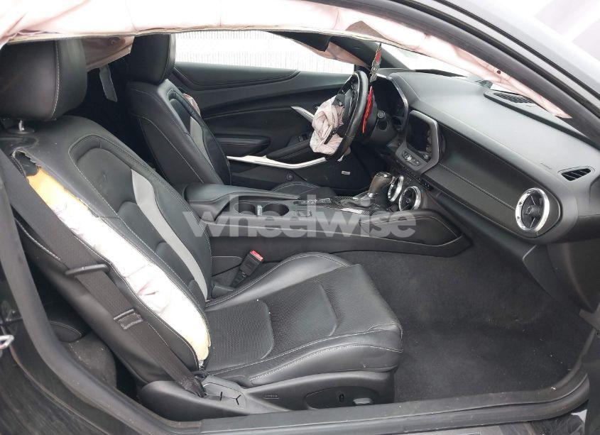 Photo 5 of 2018 Chevrolet Camaro 2SS (VIN 1G1FH1R73J0106896)