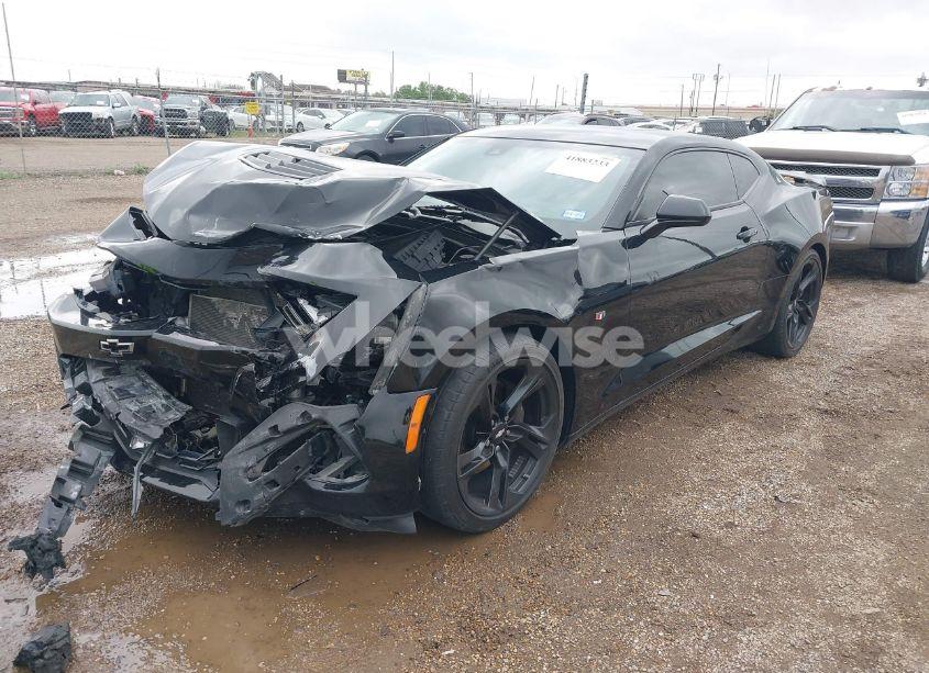 Photo 2 of 2019 Chevrolet Camaro 2SS (VIN 1G1FH1R73K0139866)