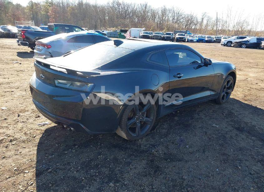 Photo 4 of 2016 Chevrolet Camaro 2SS (VIN 1G1FH1R74G0136787)