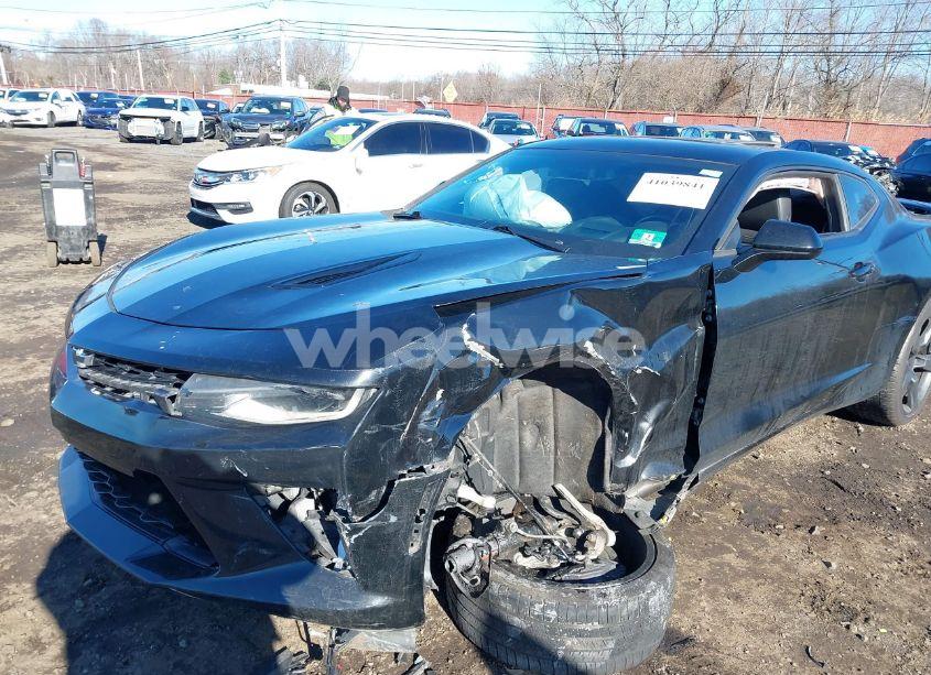Photo 6 of 2016 Chevrolet Camaro 2SS (VIN 1G1FH1R74G0136787)
