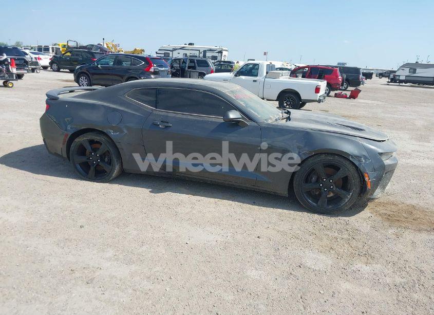 Photo 13 of 2016 Chevrolet Camaro 2SS (VIN 1G1FH1R74G0137759)